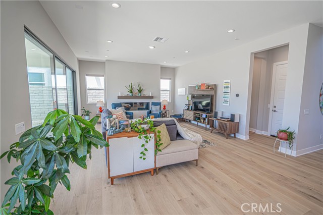 27871 Screenplay Place, Valencia CA: https://media.crmls.org/medias/b2d043ed-9d09-4309-8236-46c7715f2d1e.jpg