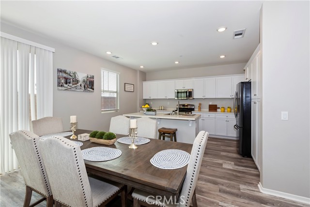 Detail Gallery Image 11 of 37 For 17095 Gray Pine Pl, San Bernardino,  CA 92407 - 3 Beds | 2/1 Baths