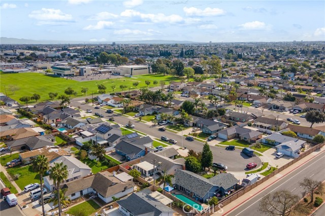 Detail Gallery Image 50 of 54 For 6021 Ivory Cir, Huntington Beach,  CA 92647 - 4 Beds | 2 Baths