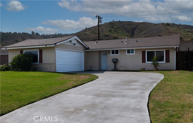 Detail Gallery Image 1 of 32 For 2275 Farringdon Ave, Pomona,  CA 91768 - 3 Beds | 2 Baths