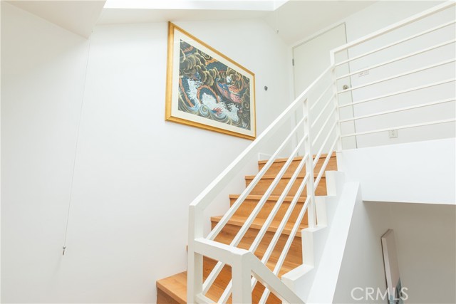 Detail Gallery Image 26 of 38 For 1139 Harvard St #B,  Santa Monica,  CA 90403 - 3 Beds | 2/1 Baths