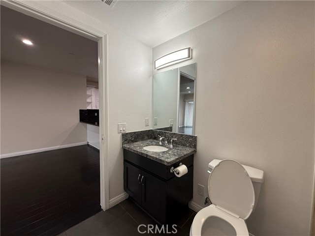 Detail Gallery Image 14 of 30 For 332 S Virgil #201,  Los Angeles,  CA 90020 - 3 Beds | 2 Baths