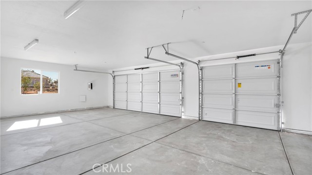 7939 Lassen Avenue, Hesperia CA: https://media.crmls.org/medias/b2d5524b-eb3a-4fdd-b45c-1639fa8e9e67.jpg
