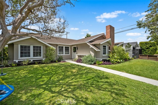 3272 Woodstock Road, Los Alamitos CA: https://media.crmls.org/medias/b2d5d340-0e60-439b-a2f9-53da76066985.jpg