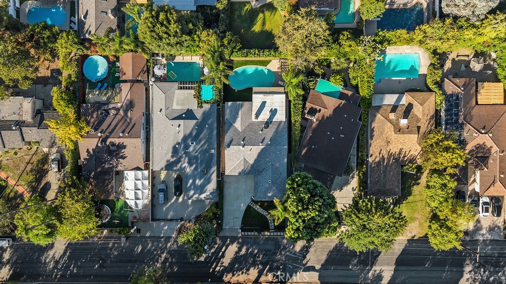 https://media.crmls.org/medias/b2d6a604-1063-4663-9449-5dc39acf8c32.jpg?preset=X-Large