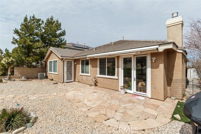 4108 Club Vista Drive, Palmdale CA: https://media.crmls.org/medias/b2d7651d-b0b2-479c-b76b-a3c80352e75f.jpg
