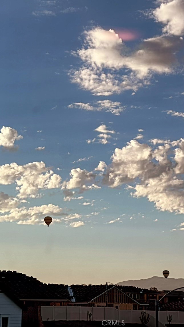 https://media.crmls.org/medias/b2d91582-0e95-4f1f-bd34-c03268d5677e.jpg?preset=X-Large