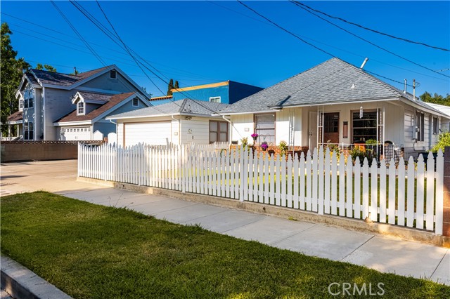 273 N Cleveland Street, Orange CA: https://media.crmls.org/medias/b2d91773-64db-43d4-ad0d-20b665a9f21c.jpg