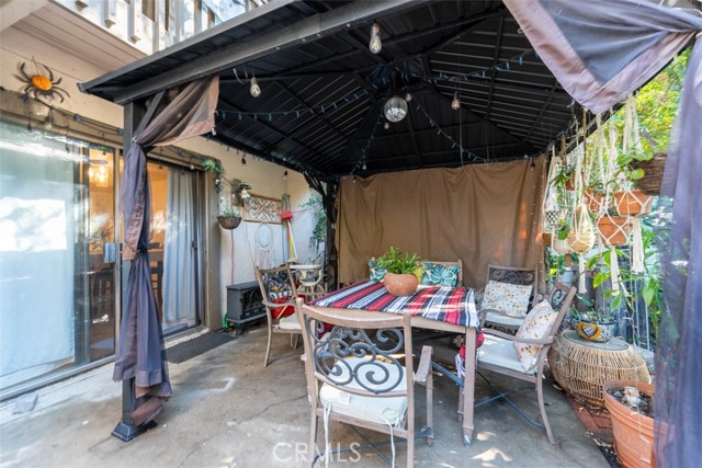 Detail Gallery Image 26 of 30 For 2502 N Tustin #C,  Santa Ana,  CA 92705 - 3 Beds | 2/1 Baths