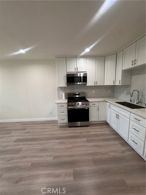 Detail Gallery Image 5 of 17 For 19115 Ludlow, Porter Ranch,  CA 91326 - 1 Beds | 1 Baths