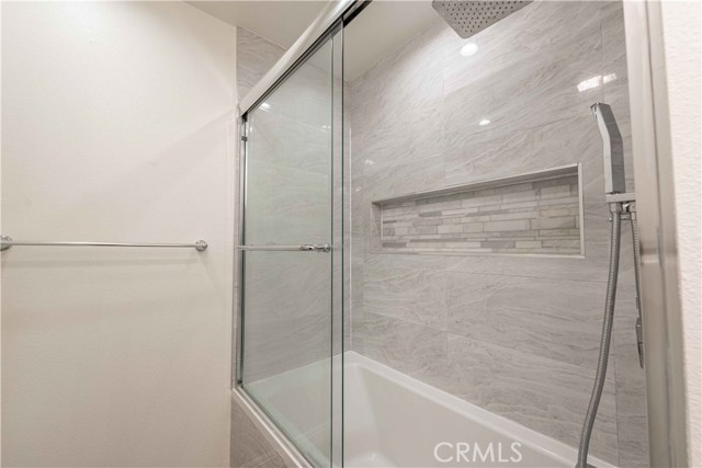 Detail Gallery Image 12 of 21 For 6815 Remmet Ave #319,  Canoga Park,  CA 91303 - 1 Beds | 1 Baths