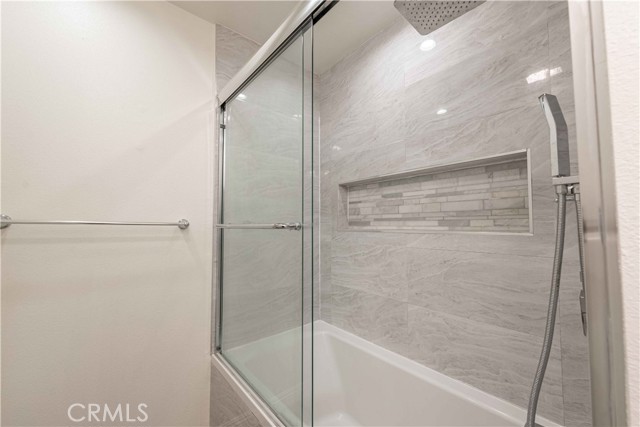 Detail Gallery Image 12 of 21 For 6815 Remmet Ave #319,  Canoga Park,  CA 91303 - 1 Beds | 1 Baths