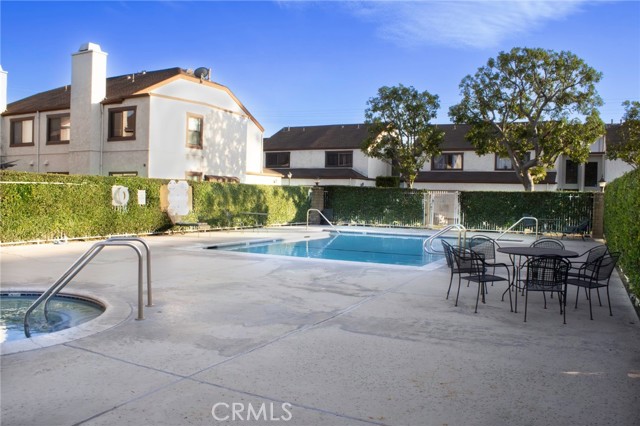 Detail Gallery Image 3 of 7 For 821 S Cerritos, Azusa,  CA 91702 - 3 Beds | 3 Baths