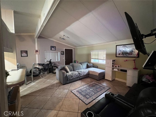 Detail Gallery Image 4 of 22 For 518 S Sullivan St #80,  Santa Ana,  CA 92704 - 3 Beds | 2 Baths