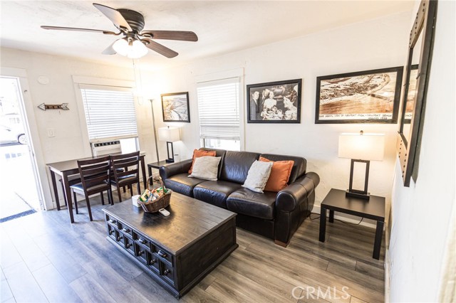 Detail Gallery Image 4 of 15 For 1825 W Balboa, Newport Beach,  CA 92663 - 1 Beds | 1 Baths