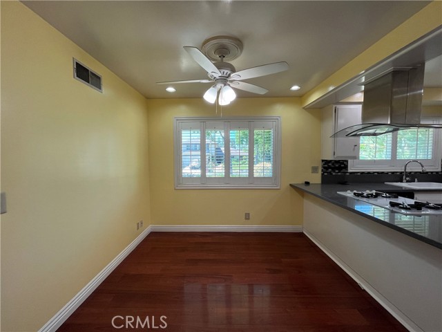 19241 Nashville Street, Northridge CA: https://media.crmls.org/medias/b2db0ce9-73fa-45f8-ac27-82d9fc833006.jpg