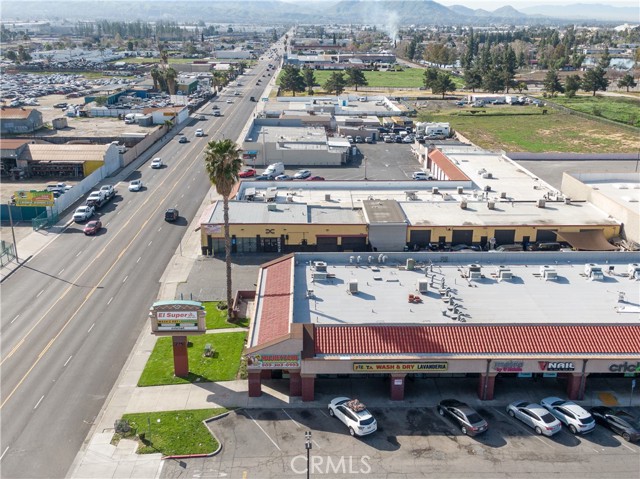 275 9th street, San Bernardino CA: https://media.crmls.org/medias/b2db73a9-a0d8-468d-a135-8f05b7020251.jpg