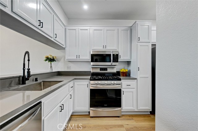 Detail Gallery Image 6 of 32 For 555 Maine Ave #225,  Long Beach,  CA 90802 - 2 Beds | 2 Baths