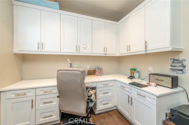 Image 34 of 66 For 220 Barnes  