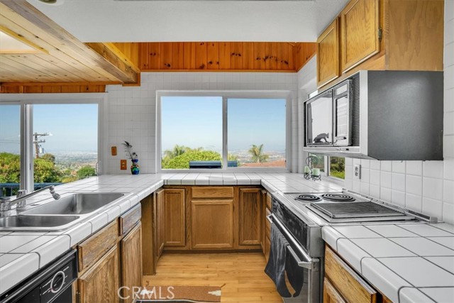 Detail Gallery Image 49 of 73 For 5 Toprail Ln, Rancho Palos Verdes,  CA 90275 - 4 Beds | 3 Baths