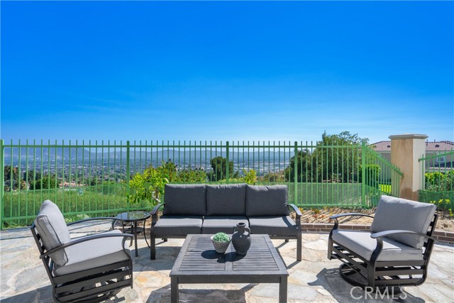 3318 Durham Court, Burbank CA: https://media.crmls.org/medias/b2dd3318-8f61-4bad-9c71-5d4c4961830f.jpg