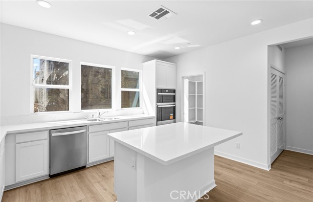 4 Bed Home for Sale in Burbank, California