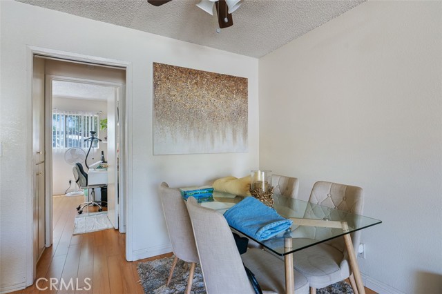 820 N Raymond Avenue, Pasadena CA: https://media.crmls.org/medias/b2ddbb2b-e9f3-4e4b-8e08-11ad1f9ca591.jpg