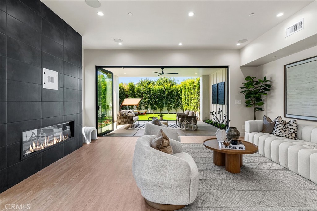 B2de0e2e Df1c 40a7 A5f4 D69b81b9e026