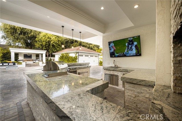 1281 E Orange Grove Boulevard, Pasadena CA: https://media.crmls.org/medias/b2deebf0-18d3-4b34-98c9-6654b82ae15d.jpg