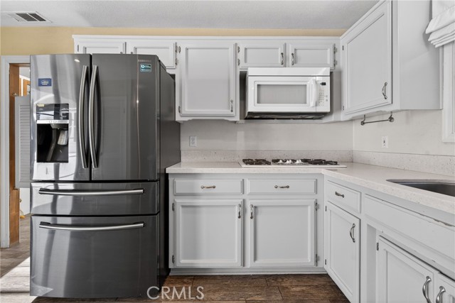 144 12th Street, Paso Robles CA: https://media.crmls.org/medias/b2df1c52-b3ad-4325-86a5-2d2b271ef763.jpg