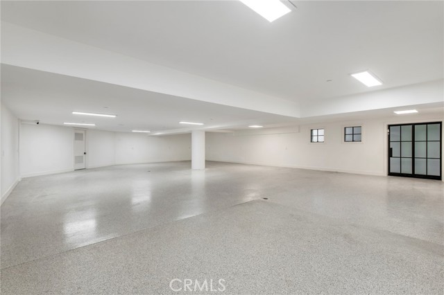 2209 Bayside Drive, Corona del Mar CA: https://media.crmls.org/medias/b2df235e-7c5d-4167-b9ff-29c177f94da4.jpg