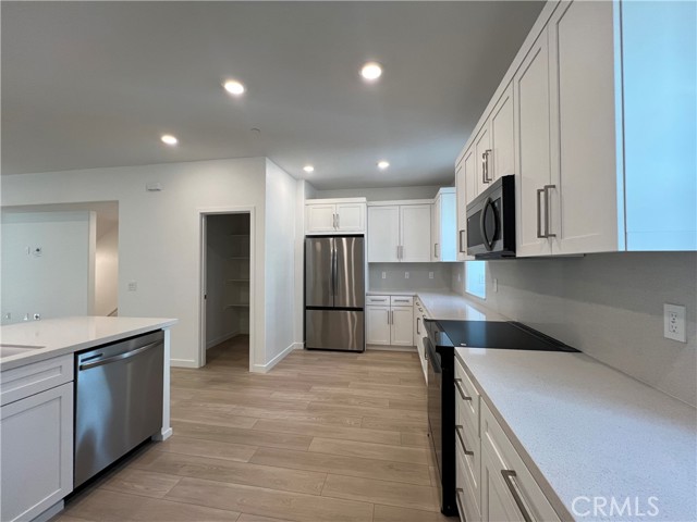 Detail Gallery Image 3 of 13 For 2543 Dorris St, El Monte,  CA 91733 - 4 Beds | 3/1 Baths