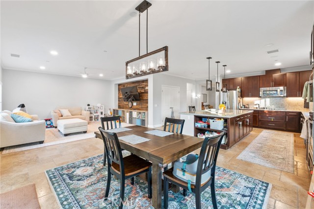 Detail Gallery Image 21 of 75 For 30409 Gulf Stream, Canyon Lake,  CA 92587 - 4 Beds | 3 Baths