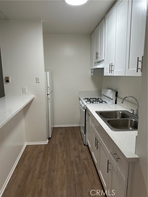 7055 Etiwanda Avenue # 210, Reseda (los Angeles), California 91335, ,1 BathroomBathrooms,Residential Lease,For Rent,7055 Etiwanda Avenue # 210,CRSR24235338