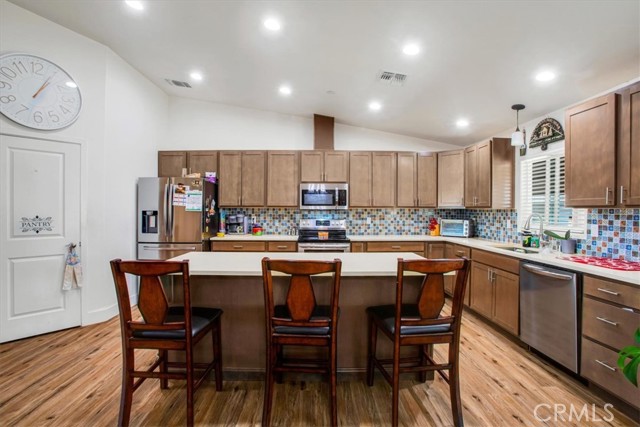 Detail Gallery Image 4 of 37 For 58385 Delano, Yucca Valley,  CA 92284 - 4 Beds | 2 Baths