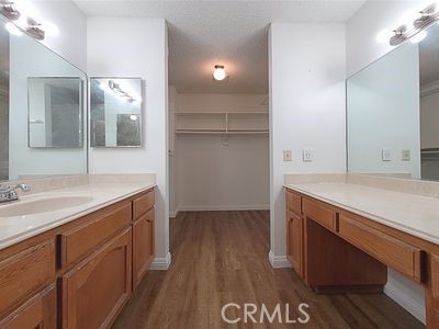 https://media.crmls.org/medias/b2e1340b-40a1-4f26-b89b-0a7076dffdee.jpg?preset=X-Large