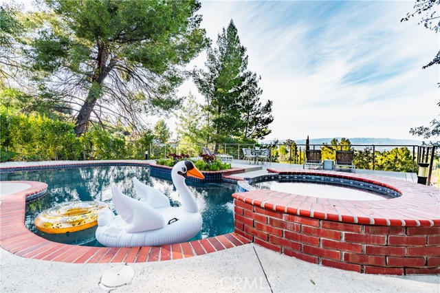Detail Gallery Image 33 of 36 For 21793 Planewood Dr, Woodland Hills,  CA 91364 - 4 Beds | 3/1 Baths