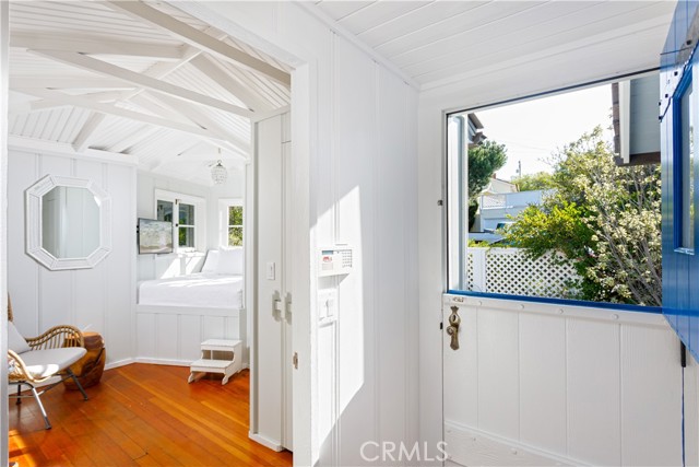 1215 Brangwyn Way, Laguna Beach CA: https://media.crmls.org/medias/b2e1c043-d677-410b-8130-a031ab3b1a50.jpg