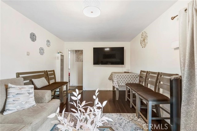 851 Amador Avenue, Ontario CA: https://media.crmls.org/medias/b2e3053e-b069-4379-acec-d51866227393.jpg