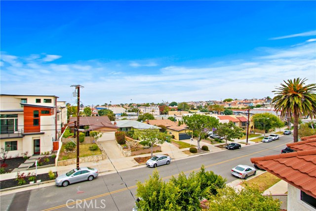 318 Lucia Avenue, Redondo Beach, California 90277, 4 Bedrooms Bedrooms, ,2 BathroomsBathrooms,Residential,Sold,Lucia,SB16731097