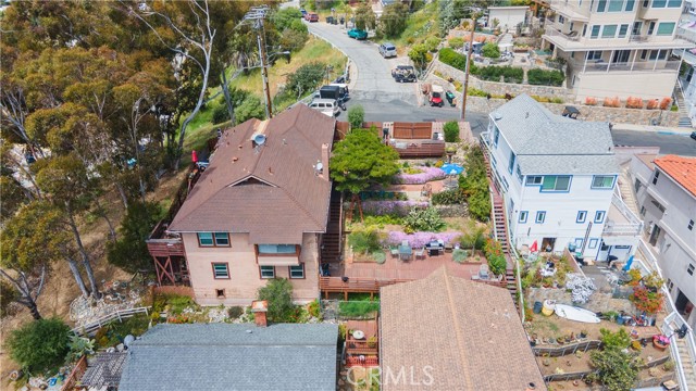 Detail Gallery Image 2 of 44 For 358 Metropole Ave, Avalon,  CA 90704 - 5 Beds | 4 Baths