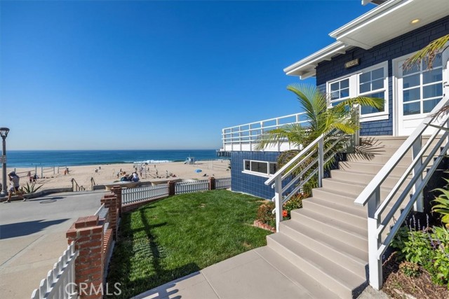 1000 The Strand, Manhattan Beach CA: https://media.crmls.org/medias/b2e38f40-c900-4e20-a3ba-2df61867855d.jpg