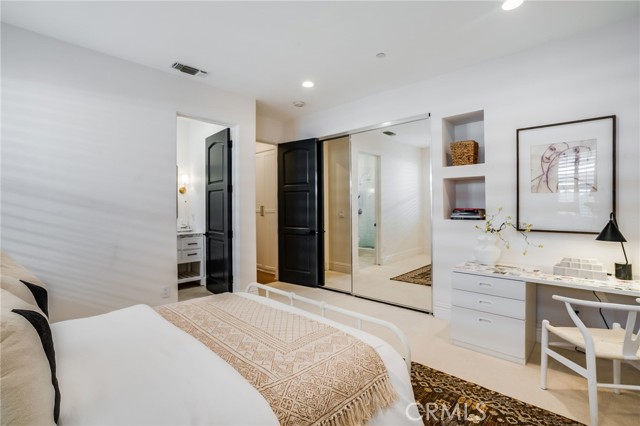 Detail Gallery Image 36 of 45 For 526 Riverside Ave, Newport Beach,  CA 92663 - 5 Beds | 6/1 Baths