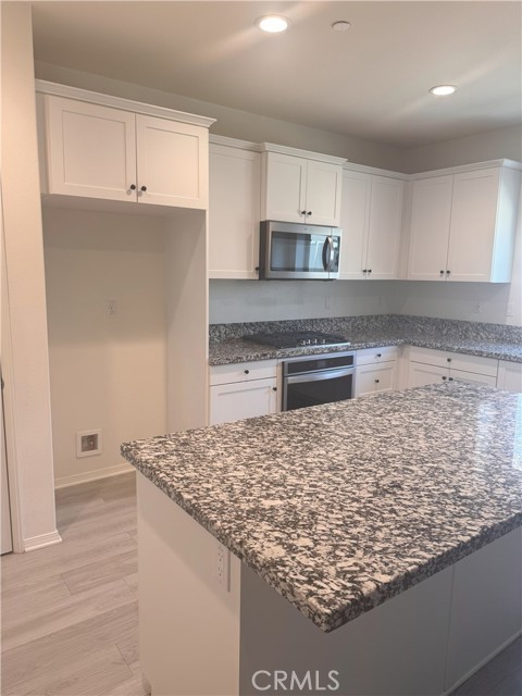 Detail Gallery Image 19 of 52 For 539 Hydrangea St, Hemet,  CA 92543 - 4 Beds | 3/1 Baths