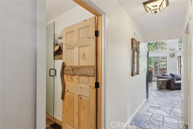 Detail Gallery Image 7 of 59 For 385 Iris Dr, Twin Peaks,  CA 92391 - 4 Beds | 3 Baths