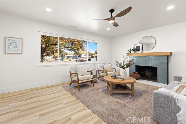 Detail Gallery Image 6 of 27 For 16 El Cerrito Dr, Chico,  CA 95973 - 3 Beds | 2 Baths