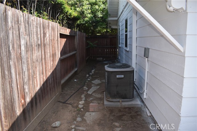 231 W Railway Street, San Dimas CA: https://media.crmls.org/medias/b2e6d947-448e-4f7a-bf91-64769ba09ca2.jpg