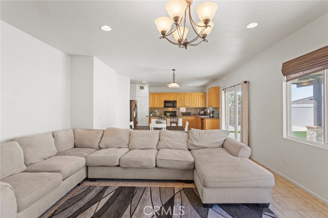 Detail Gallery Image 12 of 44 For 294 Kieswetter, Colton,  CA 92324 - 5 Beds | 2/1 Baths