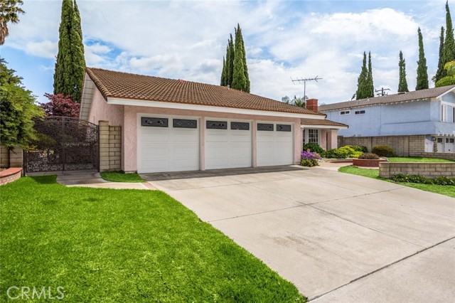 1730 Rolling Hills Drive, Fullerton CA: https://media.crmls.org/medias/b2e76fee-6e8c-4f8d-b2b8-78f6c279509d.jpg