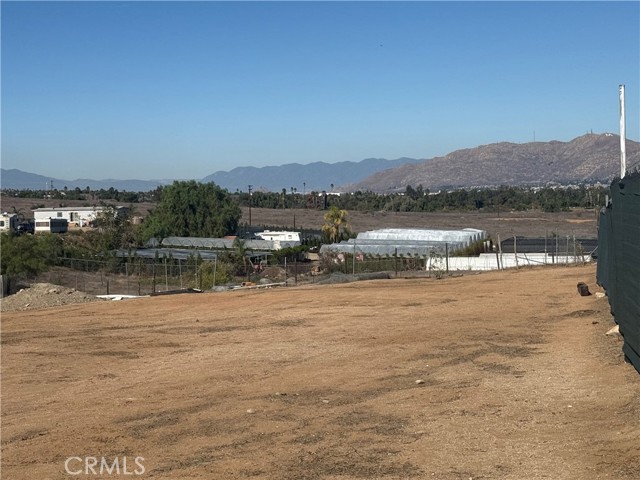 Detail Gallery Image 4 of 5 For 21975 Hawthorne, Perris,  CA 92570 - – Beds | – Baths